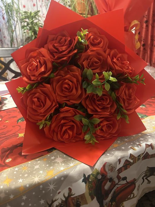 Buchet trandafiri satin