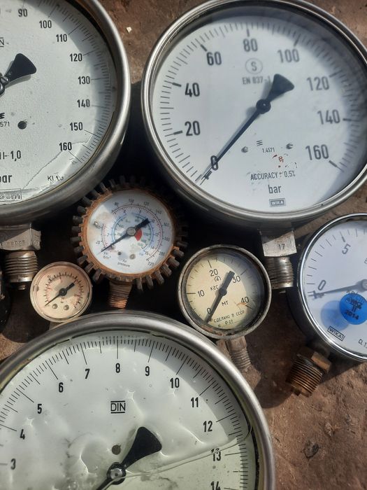 Продам манометры давление