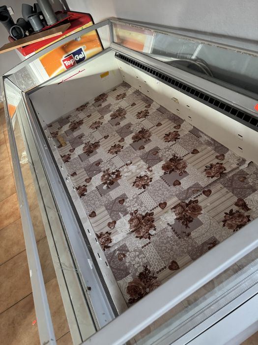 Ladă de lactate cu perdea de aer