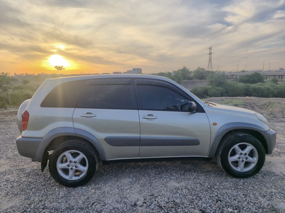 Toyota RAV4 (2003)
