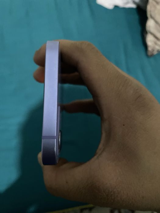 Продам айфон 12