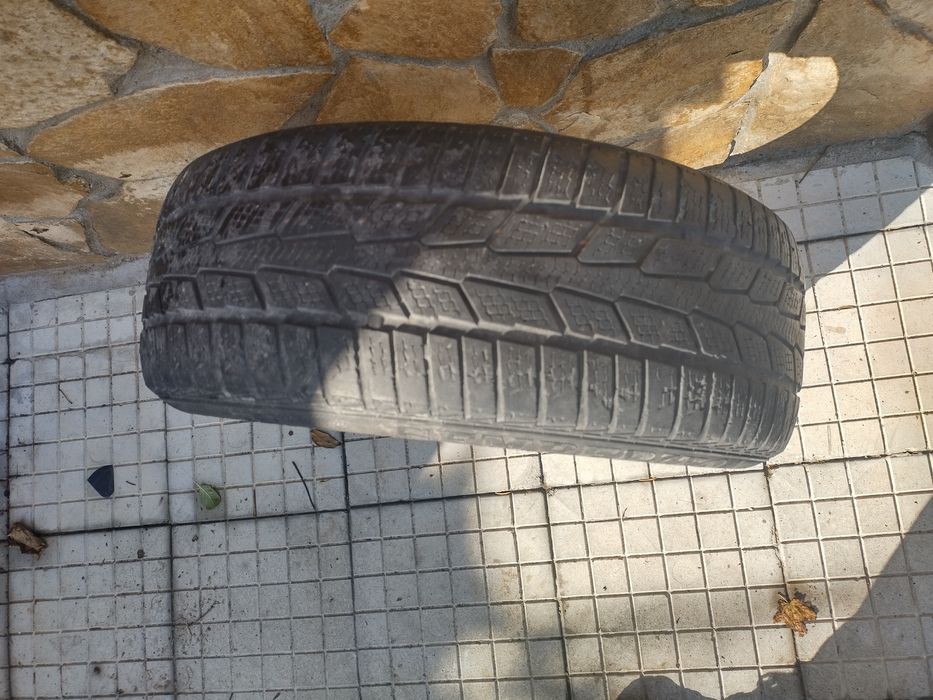 Гума зимна за резерва