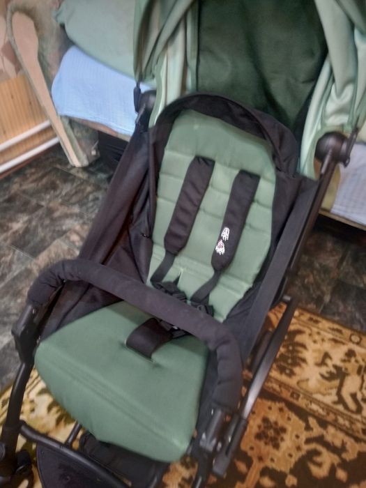 Продам коляску фирменную.