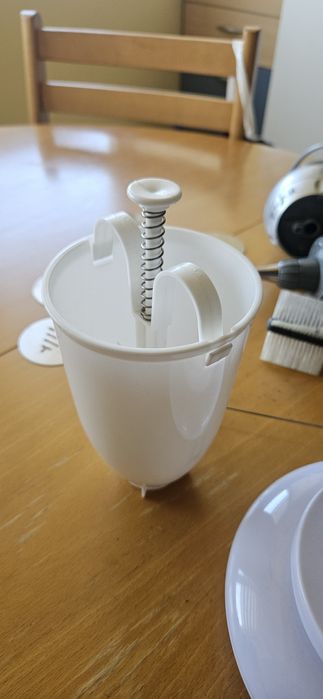 Кухненски: електрически шприц, уред за понички, кантарче