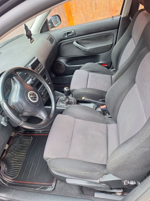 Volkswagen Golf 4Capacitate motor: 1,6