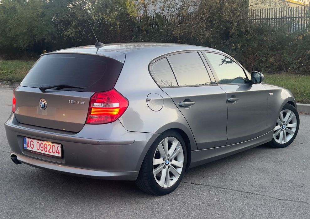 BMW Seria 1 / 123d / Bi-Turbo 204 Cp / Incalzire volan / Harman Kardon