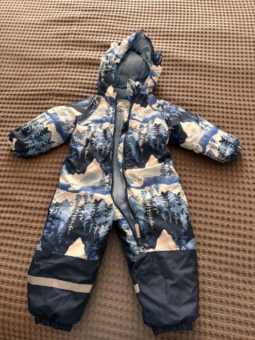 Продам зимний комбинезон для мальчика