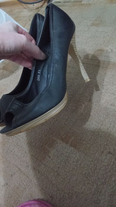 Продам разную обувь.