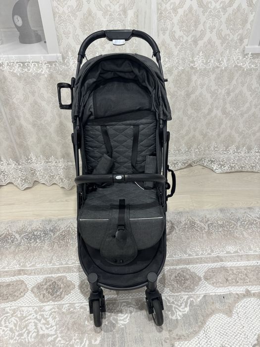 Продам прогулочную детскую коляску