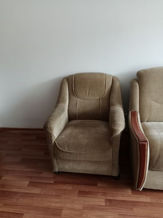 Диван, кресло в хорошем состоянии!!!