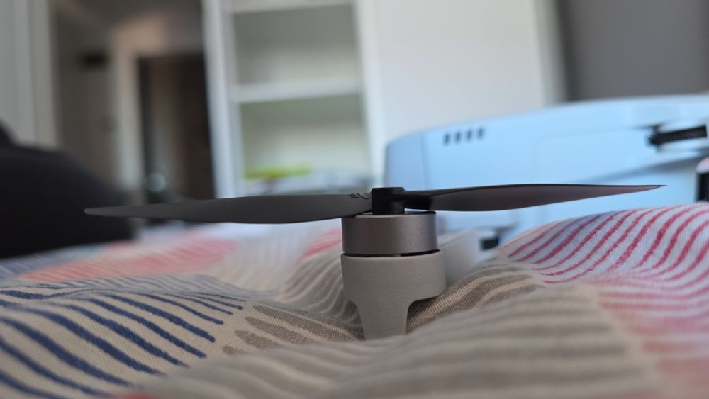 Drona potensic atom se fly more combo