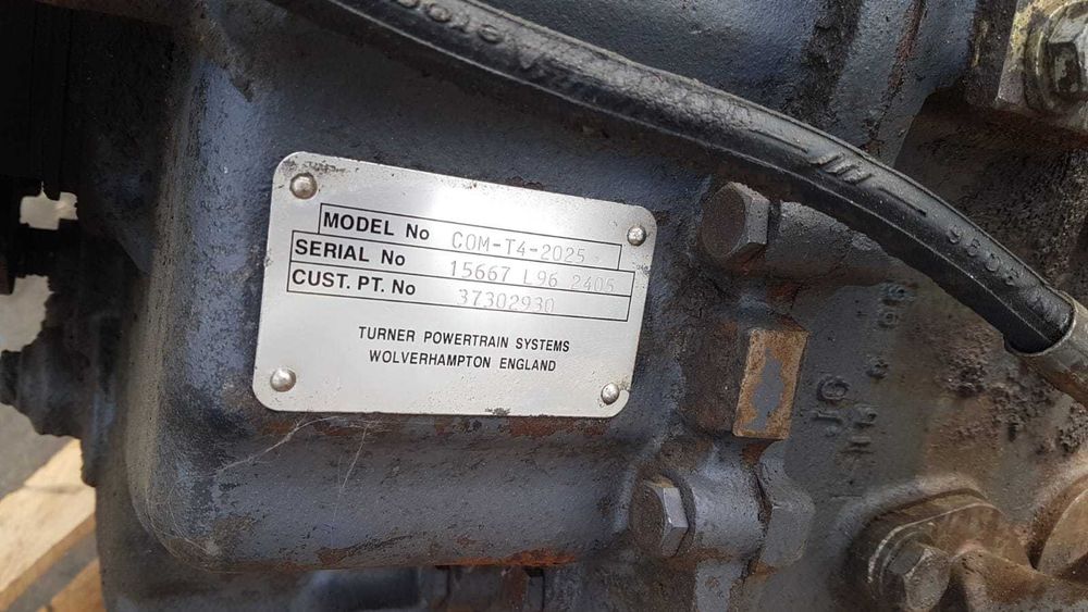 Cutie de viteze buldoexcavator Turne COM-T4-2025