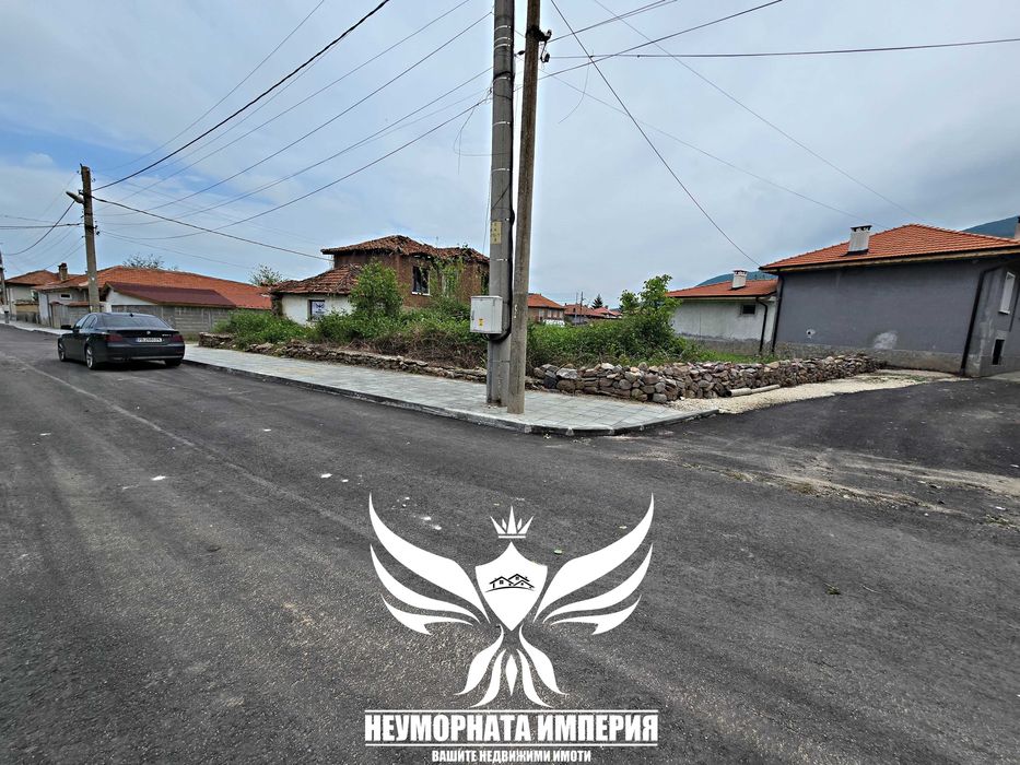 Продавам стара къща 65РЗП с хубав равен двор 771кв. в село Тополово