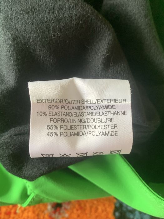 Зелен панталон за ски.