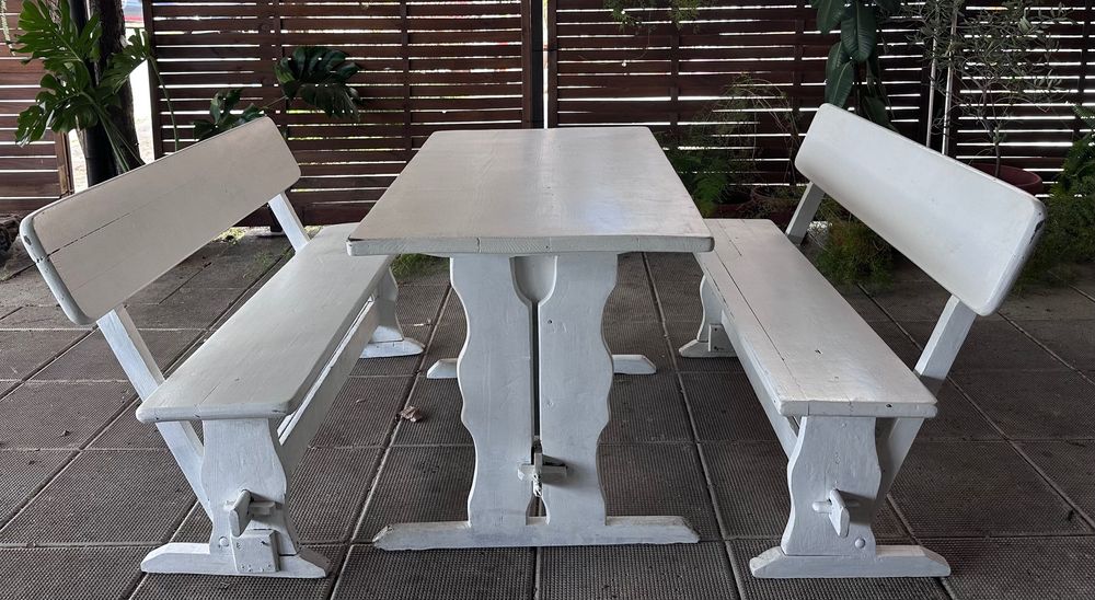 Продавам маси с пейки