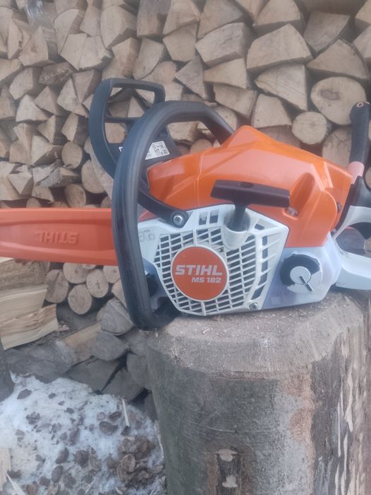 Vând drujbă stihl 182