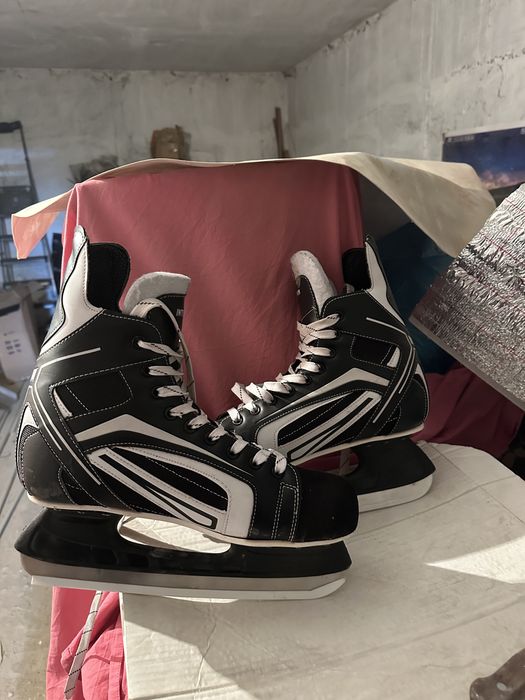 Продам коньки звоните