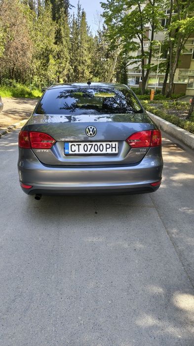 Vw jetta 1.6 tdi Bluemotion 2011г. СПЕШНО