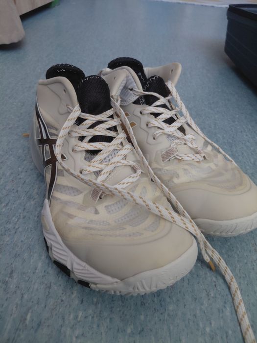 Волейбольные кроссовки ASICS METARISE
