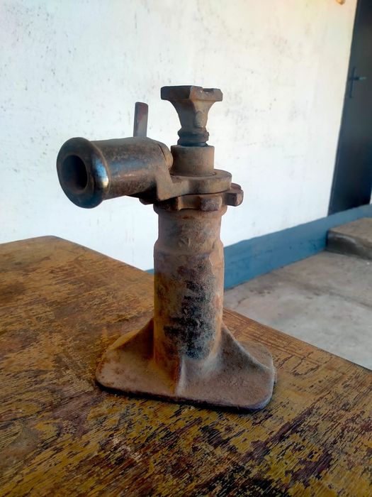 Продам домкрат для машины