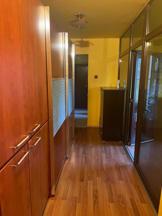 Vand apartament 3 camere Aleea Plopilor zona Decebal