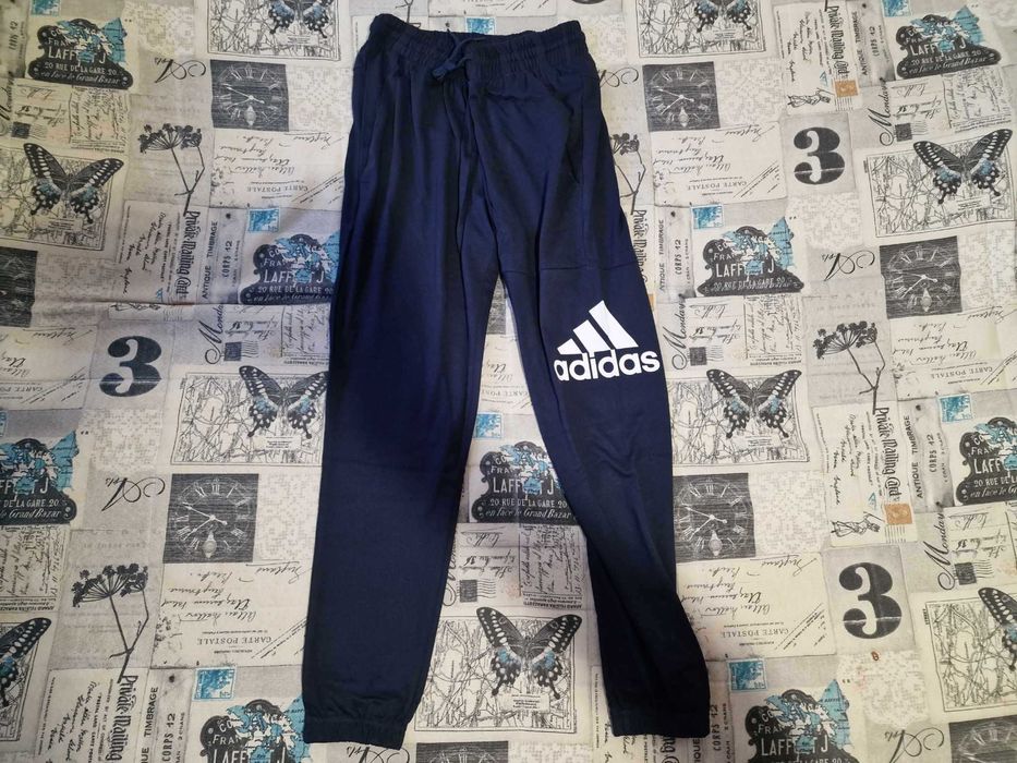 Adidas Долнище анцуг Essentials Тъмносин Regular Fit