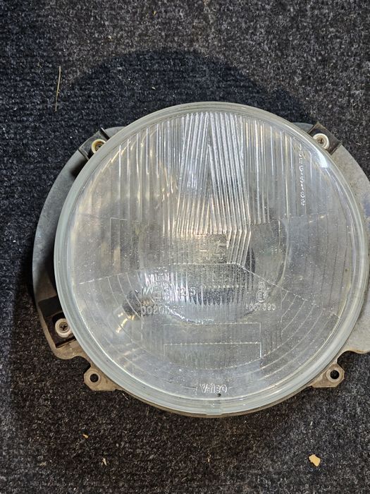 set faruri volkswagen polo 86c hella / bosch / valeo

stare buna

pret