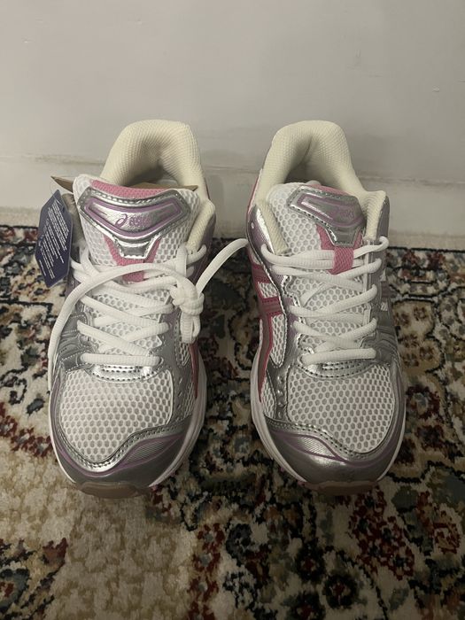 Кроссовки asics отл качества