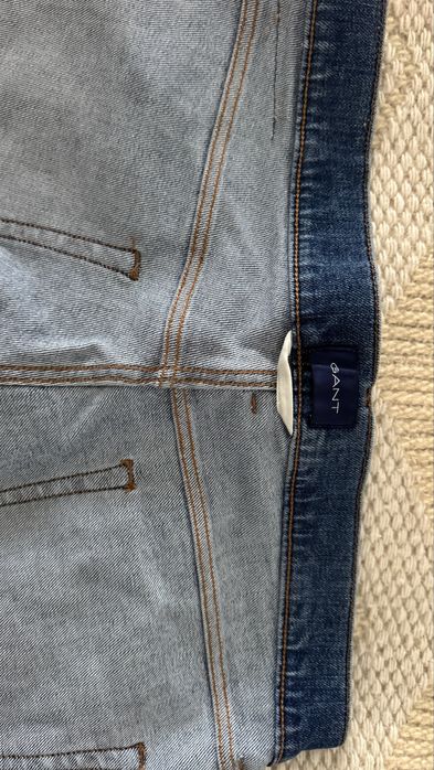 Изчистени дънки Gant