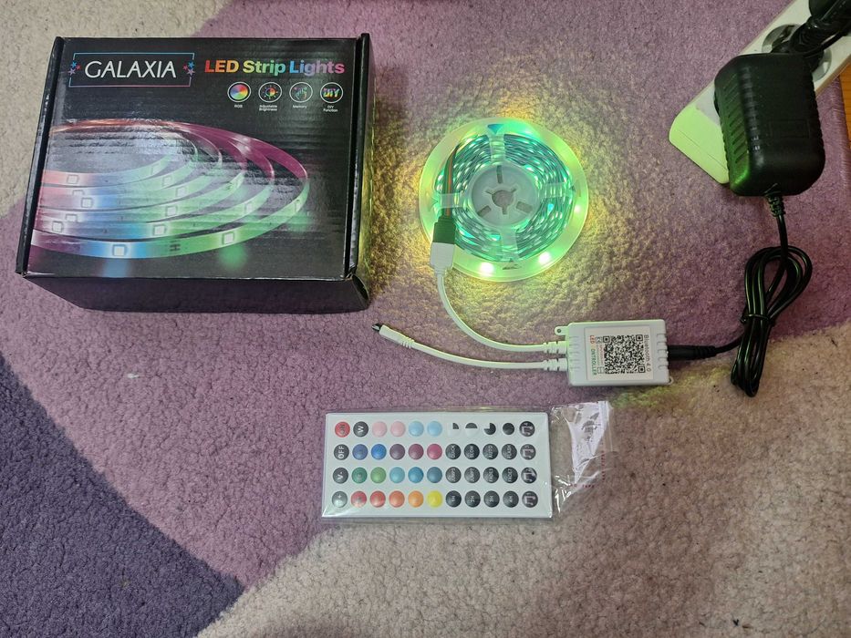 Banda LED 5 metri adeziva Bluetooth Aplicatie Telefon Telecomanda