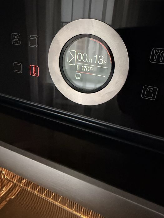 Духовой шкаф фирмы BOSCH.