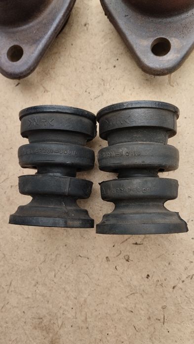 Подушки рамы Toyota Sequoia