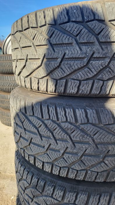 Зимни  гуми Tiger 235/45/18