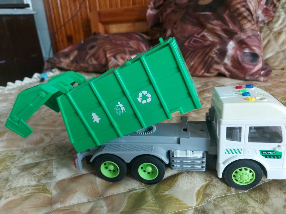 Детски камиончета и коли