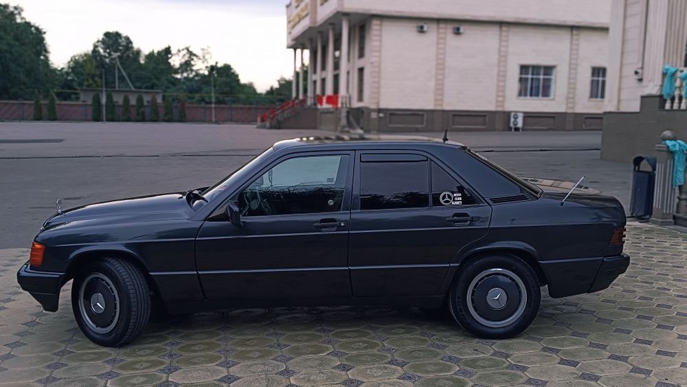 В продаже Mercedes-Benz W201
