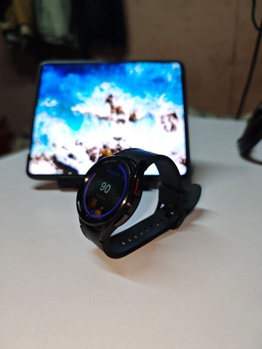 Vând Samsung Galaxy Z Fold 5 + Smartwatch 6 Classic