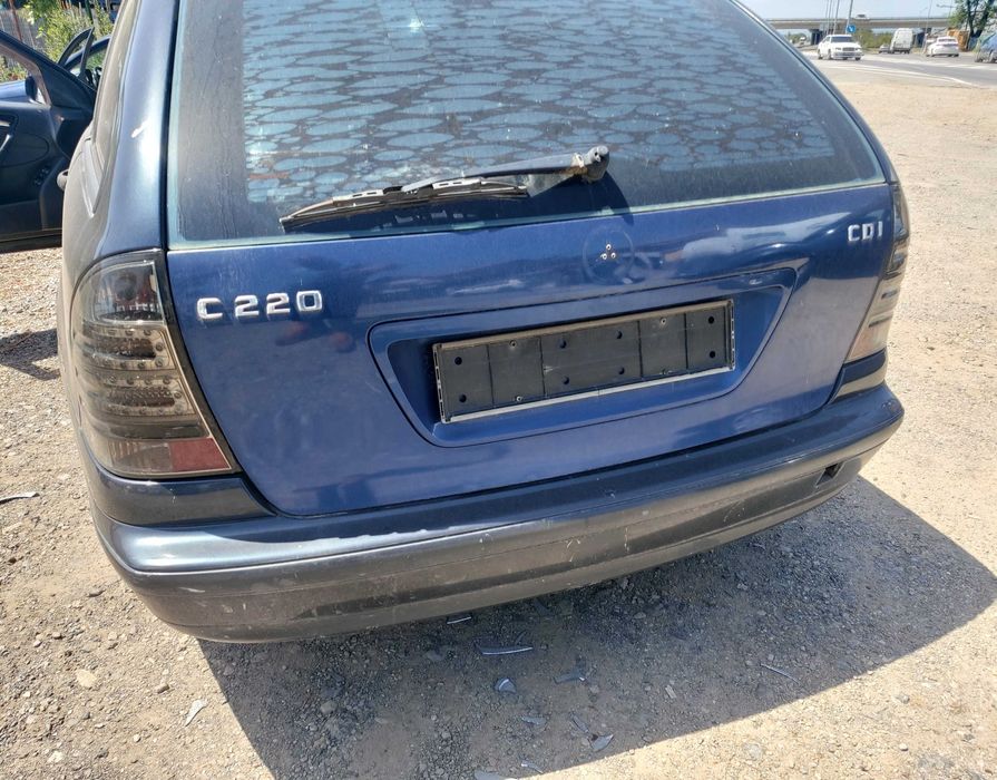 На Части W203 Мерцедес C220 Mercedes
