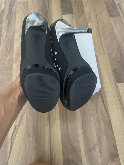 Нови обувки с висок ток