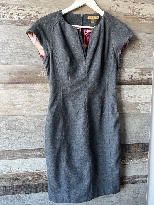 Рокля Ted Baker 100% вълна Размер ХС С