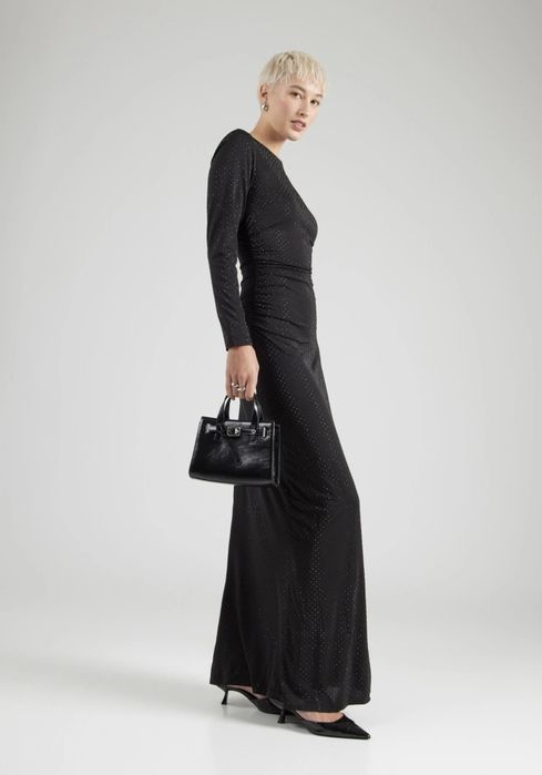 Черна дълга рокля с камъни,официална