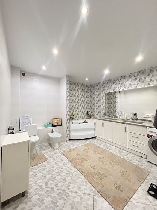 Продам 4-ком квартиру! Батыс-2