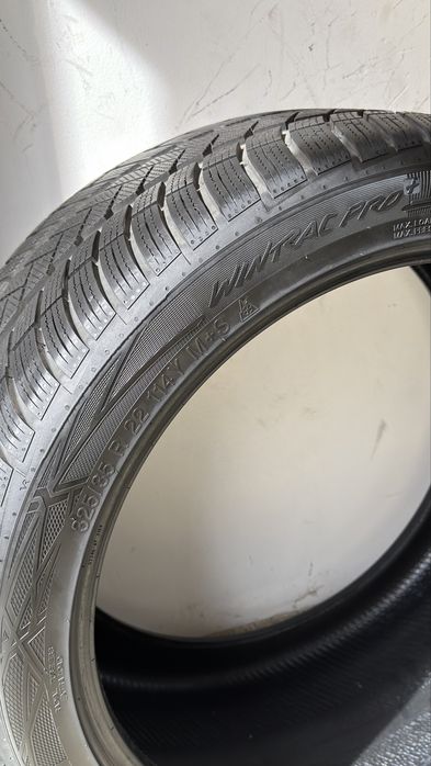 Зимни гуми за GLE 325/35/22  285/40/22 Vredestein