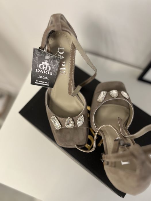 НОВИ! Елегантни дамски сандали на ток