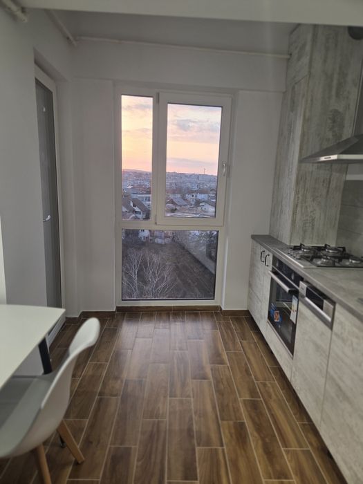 Studio modern in bloc nou de închiriat- central, cu loc de parcare