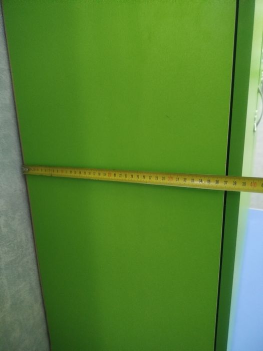 Детская кровать и шкаф