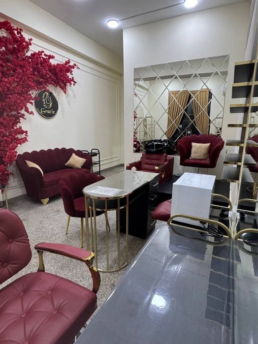 Место под мастеров маникюр и педикюр