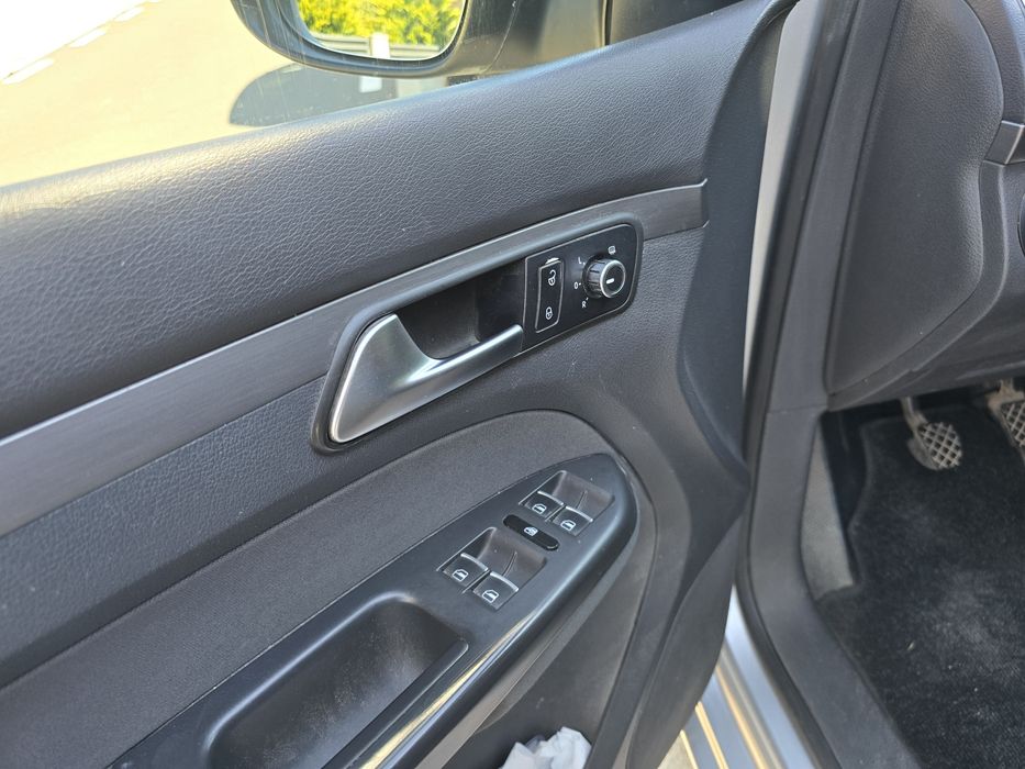 Touran 2012  2.0 TDI pret FIX