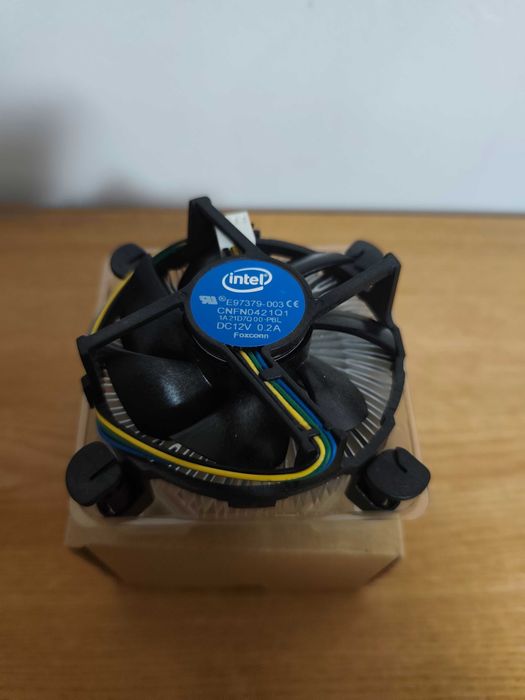Carcasa PC Sharkoon+Cadou cooler intel nou