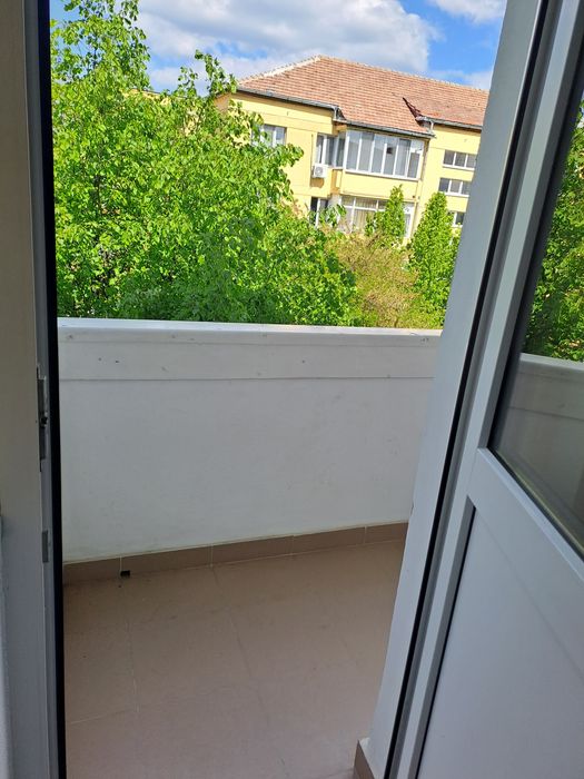 Proprietar inchiriez apartament 2 camere, balcon zona Cedonia mobilat si utilat - reper zona bld. Mihai Viteazu str. Nicolae Iorga