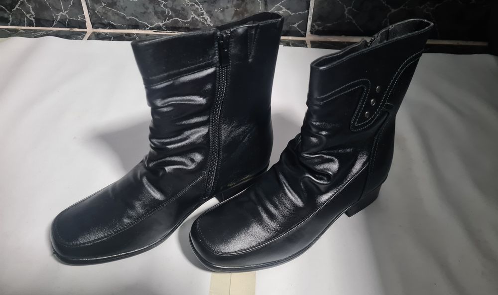OFERTĂ - Cizme damă negre, mărimea 40, noi / stare impecabilă